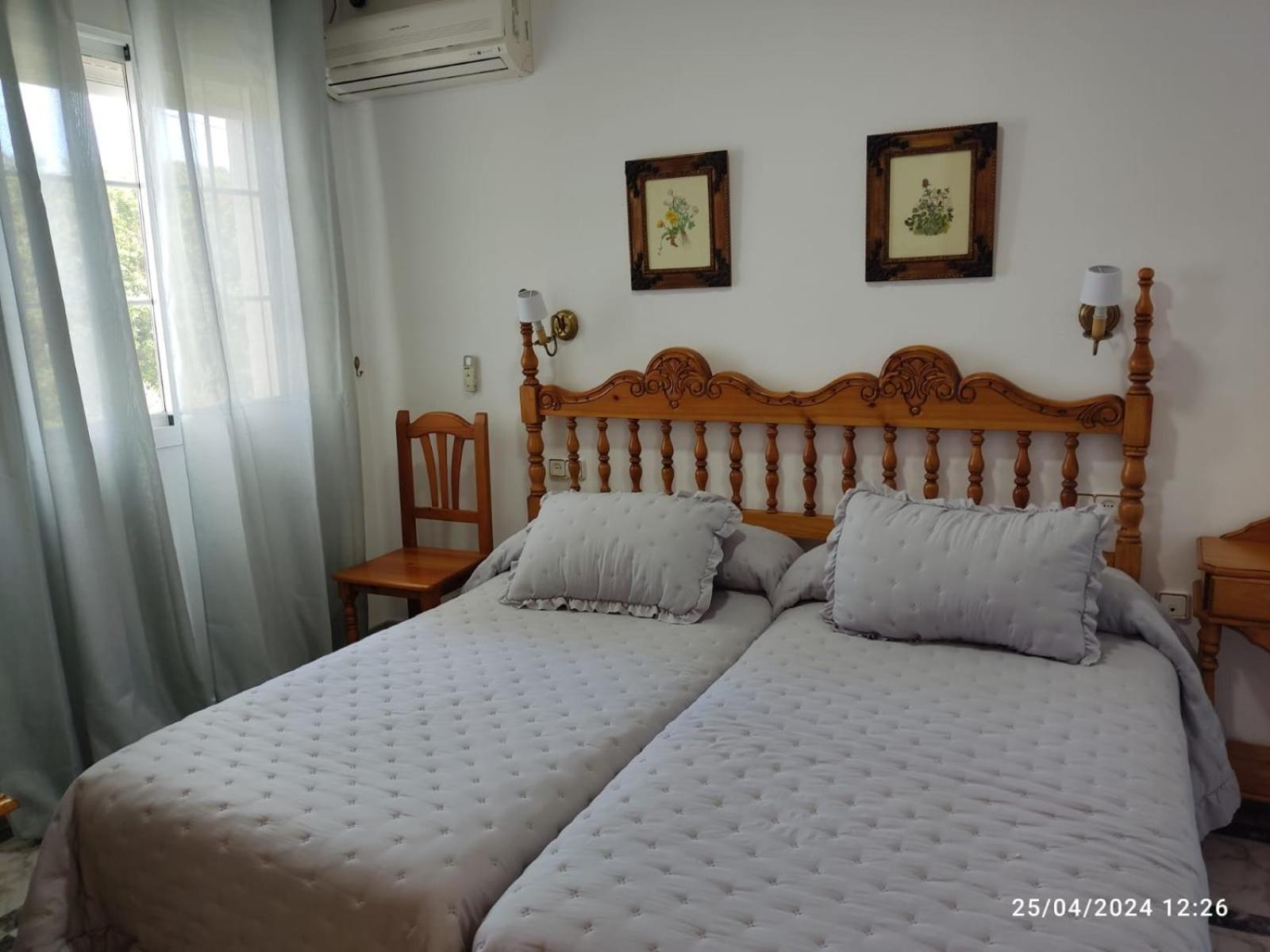 Hostal Quinto Pino Chipiona Exterior photo
