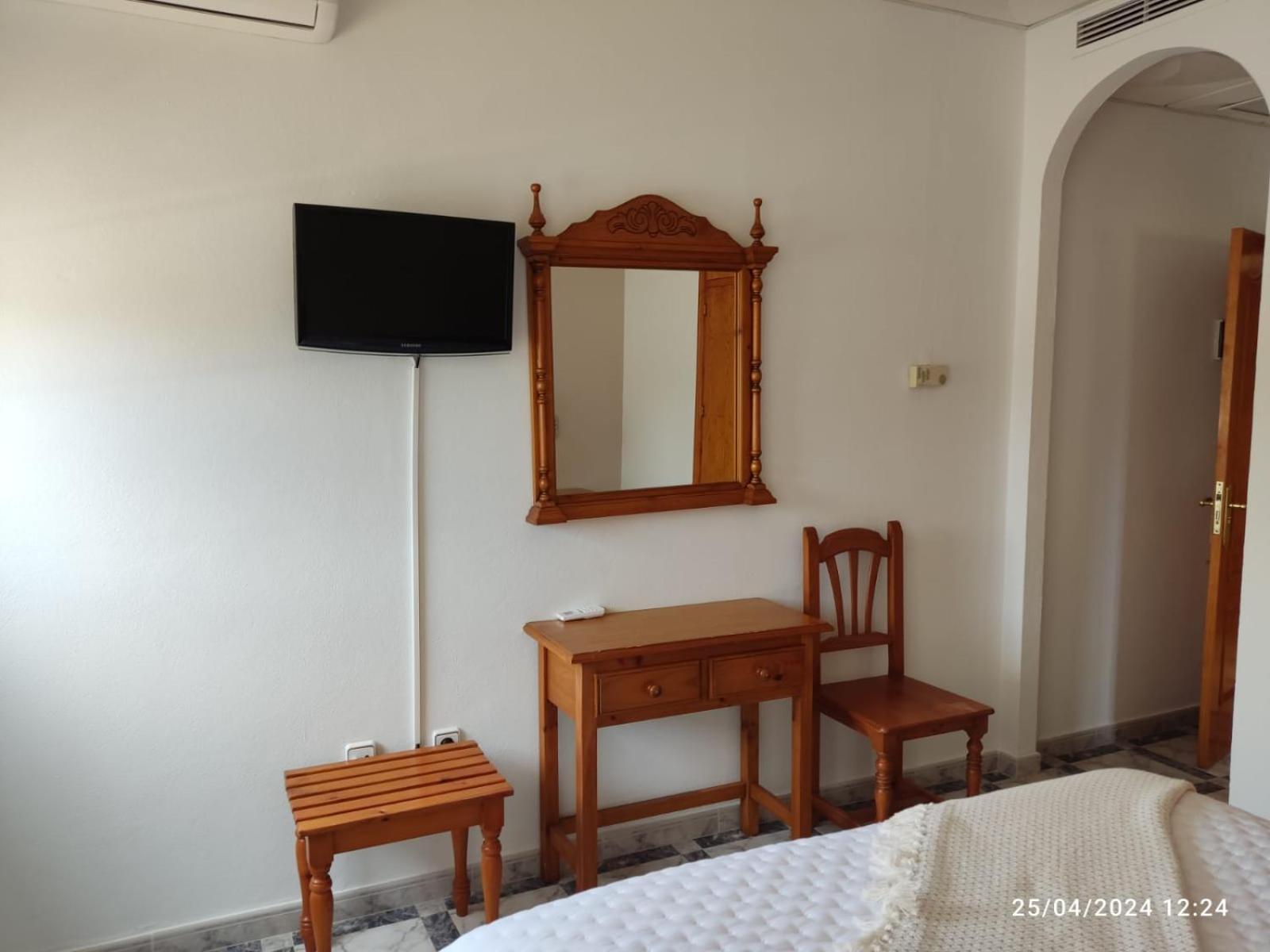 Hostal Quinto Pino Chipiona Exterior photo
