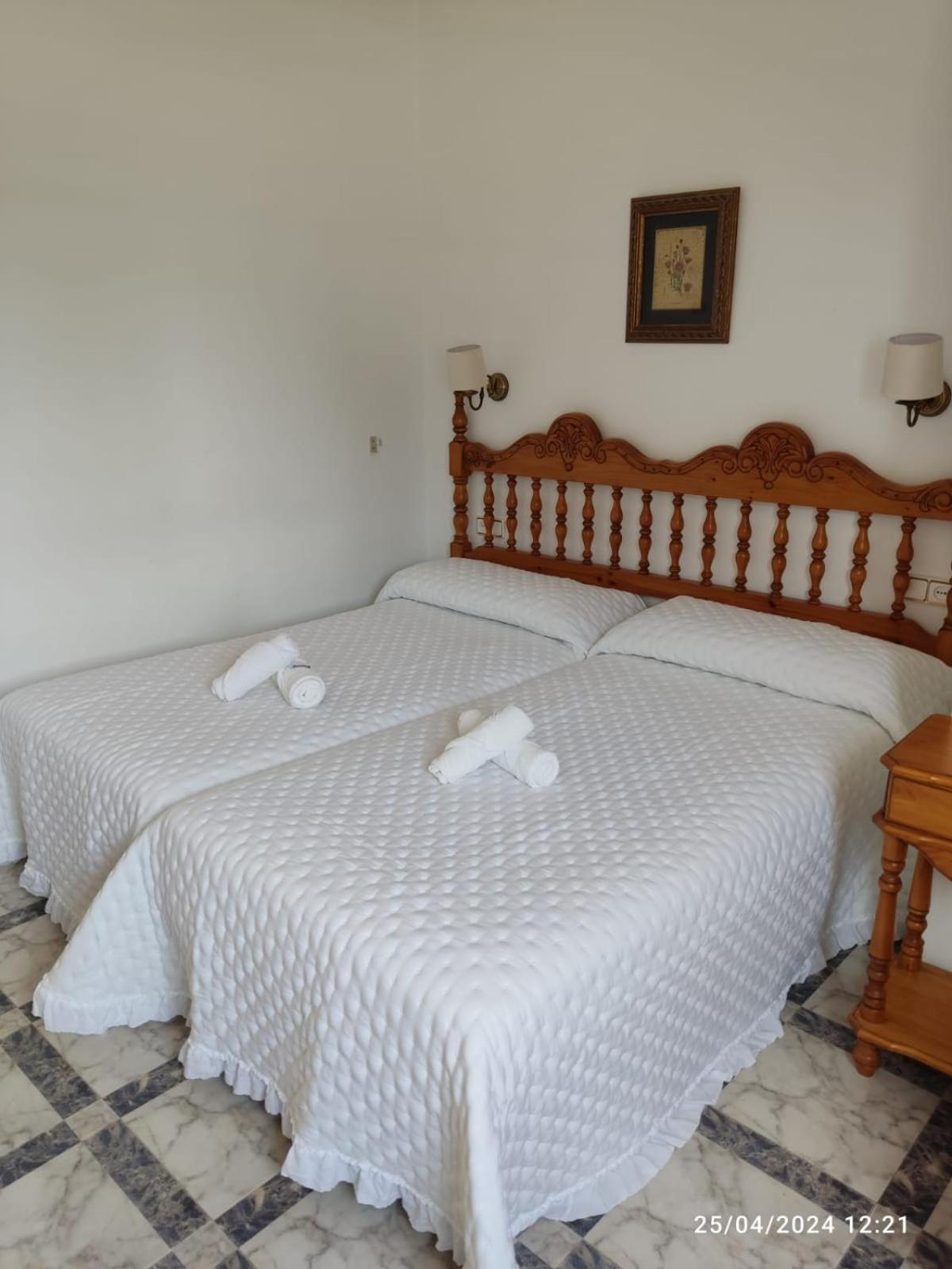 Hostal Quinto Pino Chipiona Exterior photo