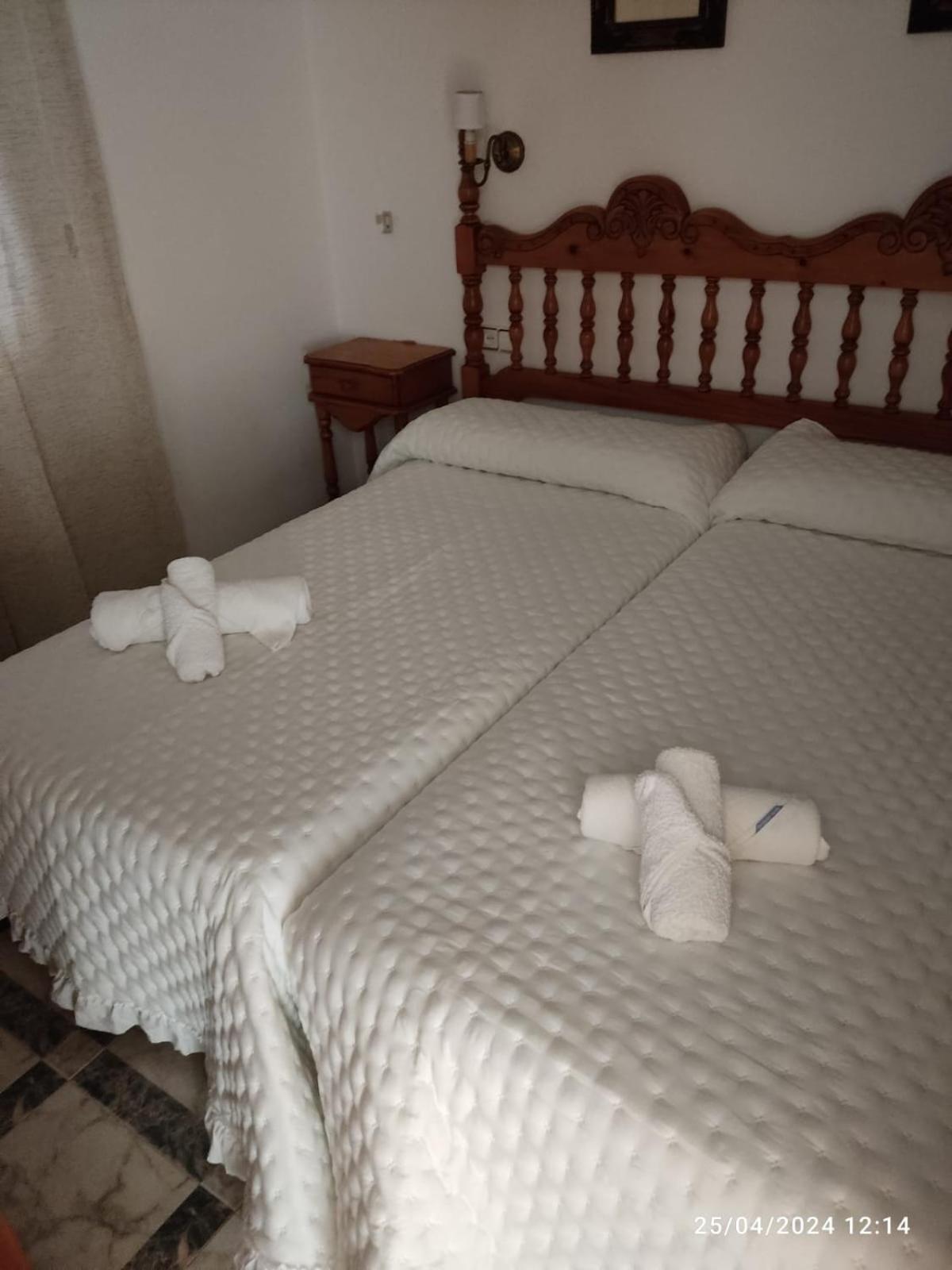 Hostal Quinto Pino Chipiona Exterior photo