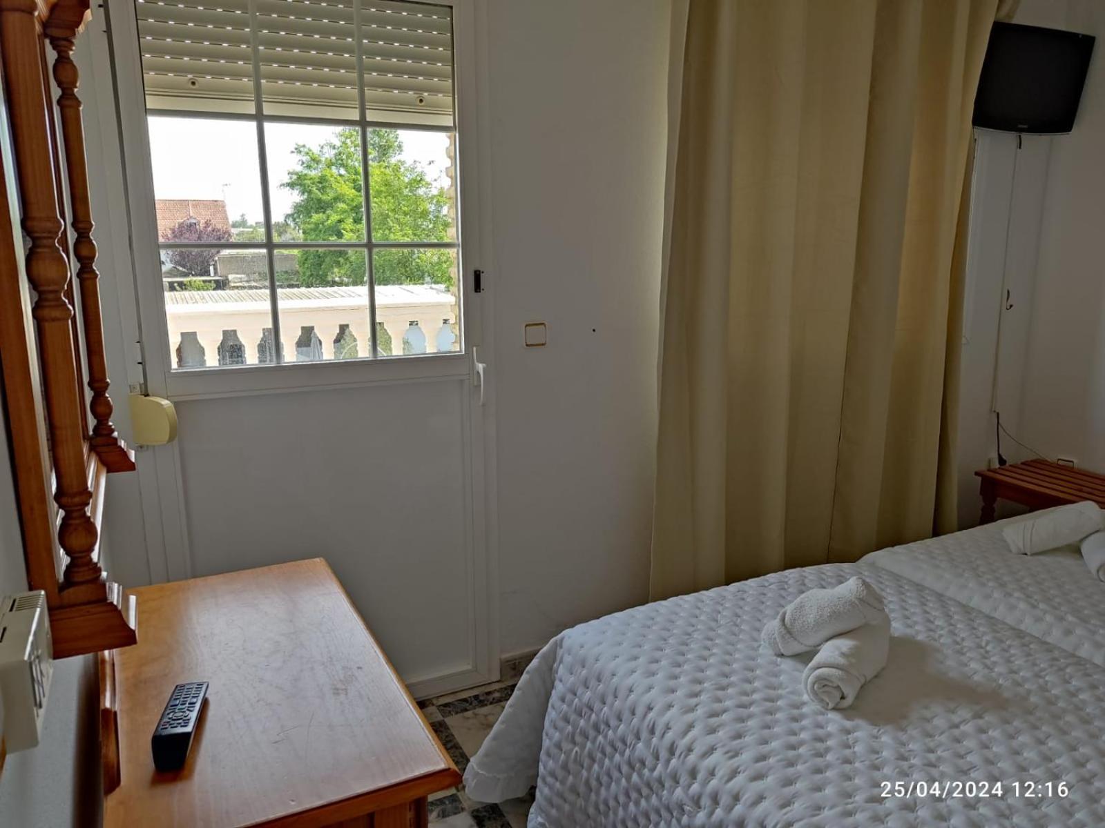 Hostal Quinto Pino Chipiona Exterior photo