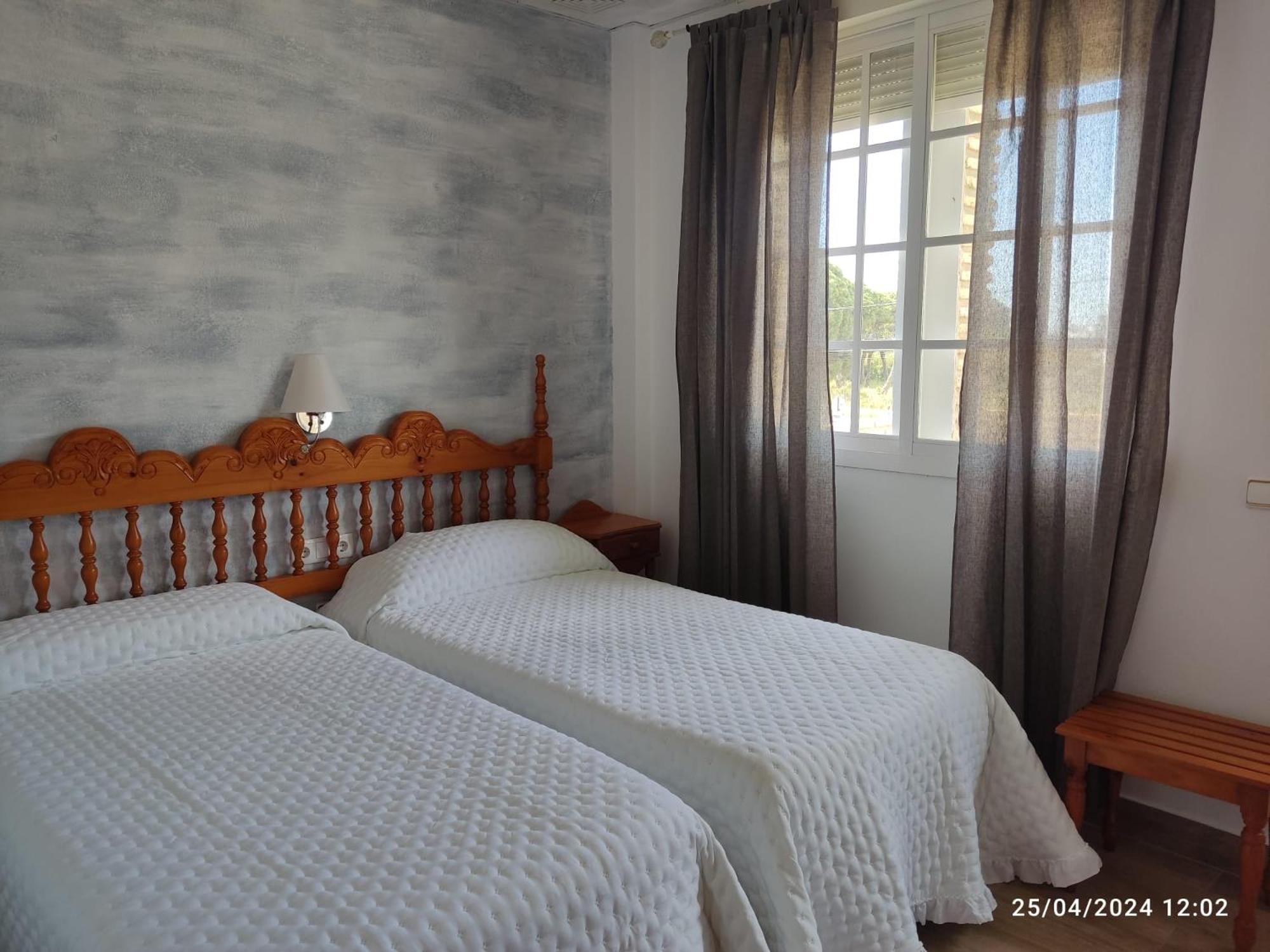 Hostal Quinto Pino Chipiona Exterior photo