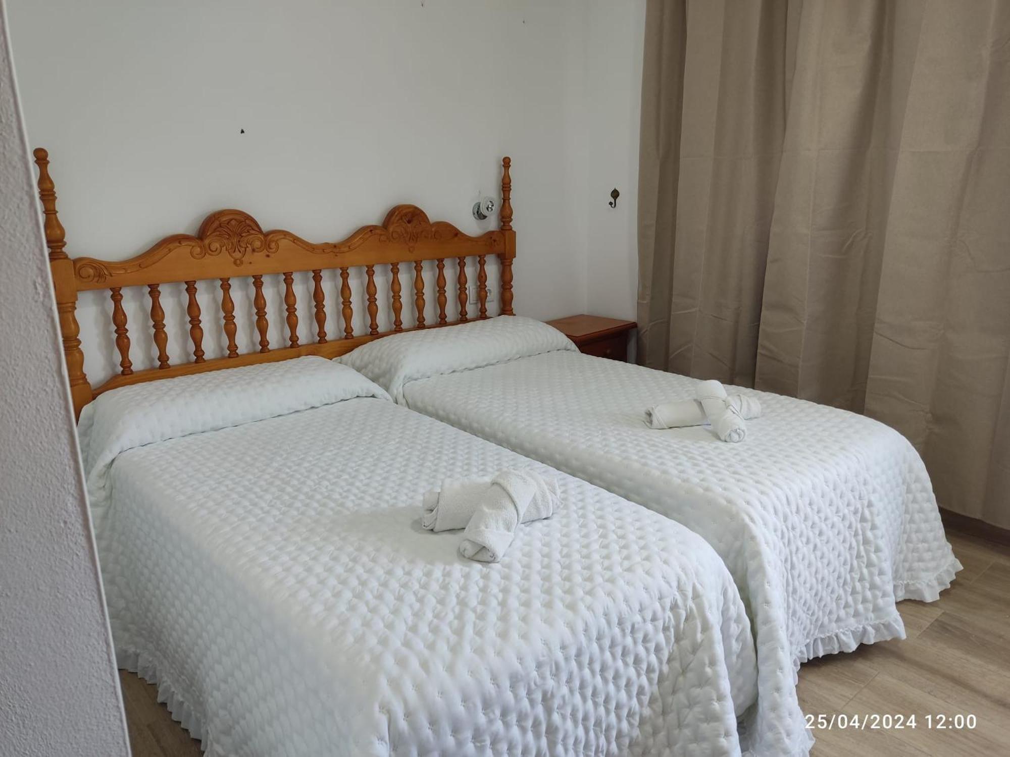 Hostal Quinto Pino Chipiona Exterior photo