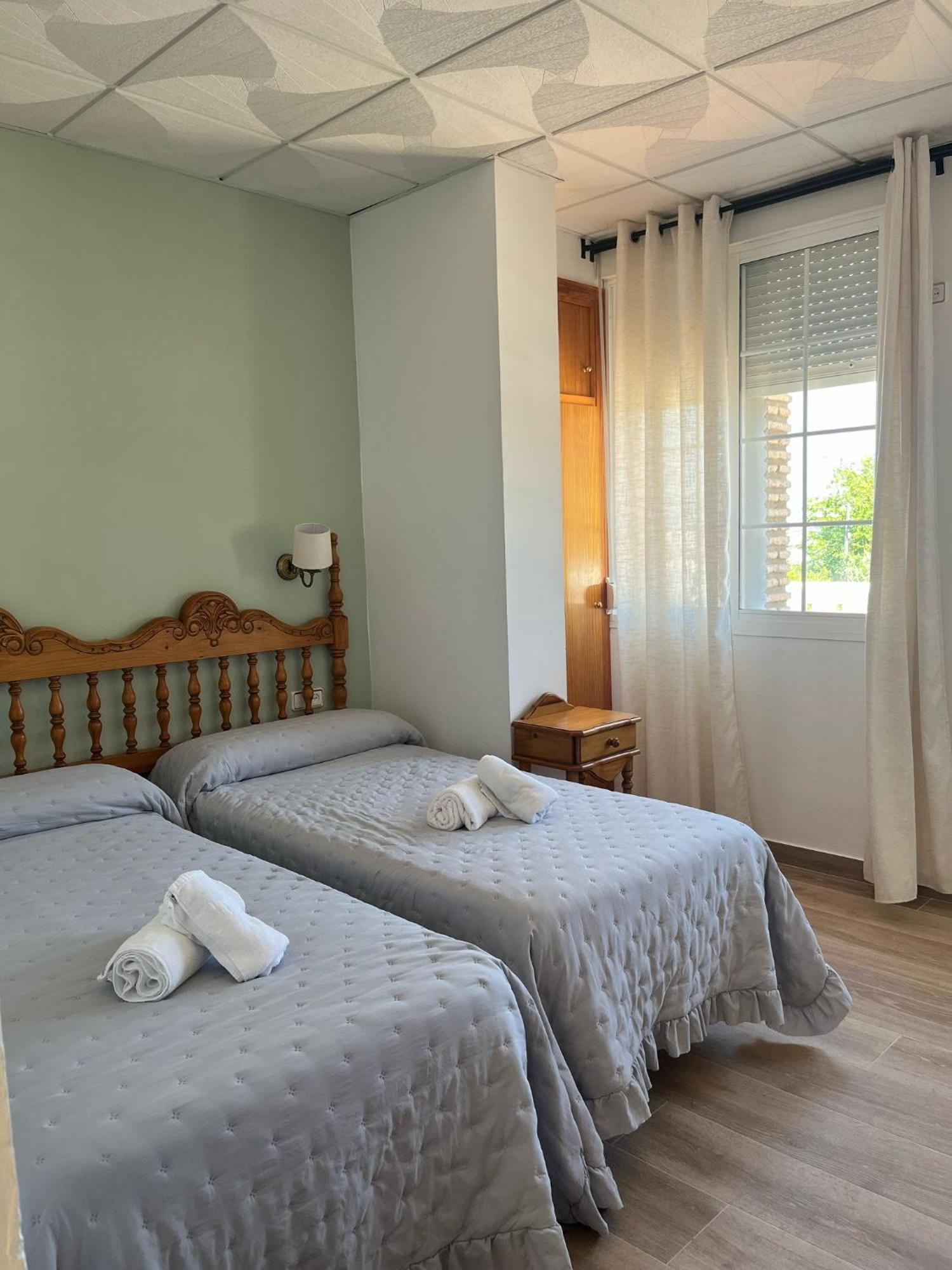 Hostal Quinto Pino Chipiona Exterior photo
