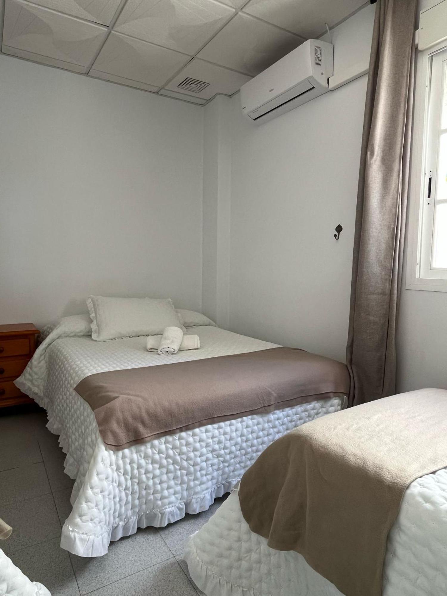 Hostal Quinto Pino Chipiona Exterior photo
