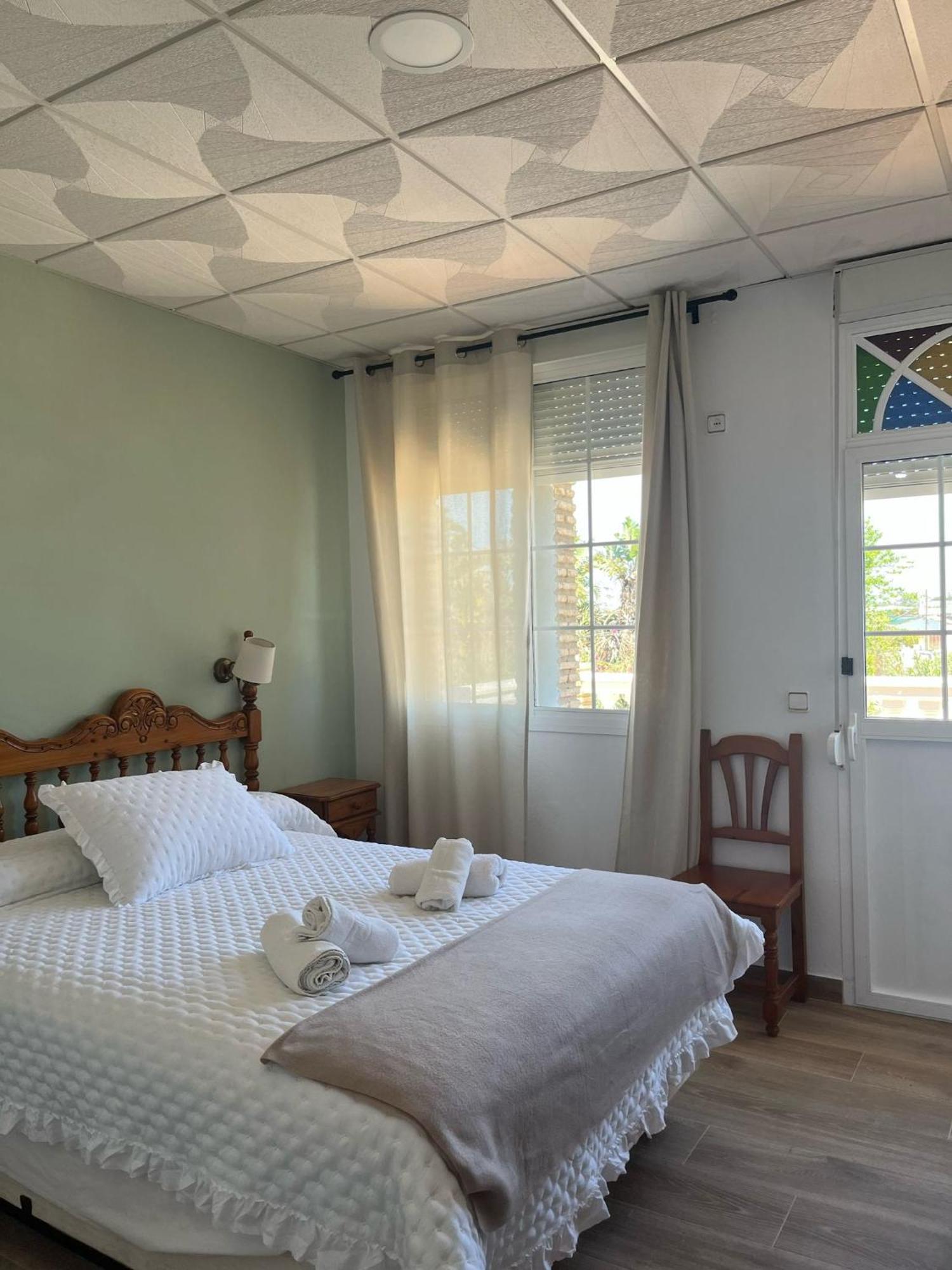 Hostal Quinto Pino Chipiona Exterior photo
