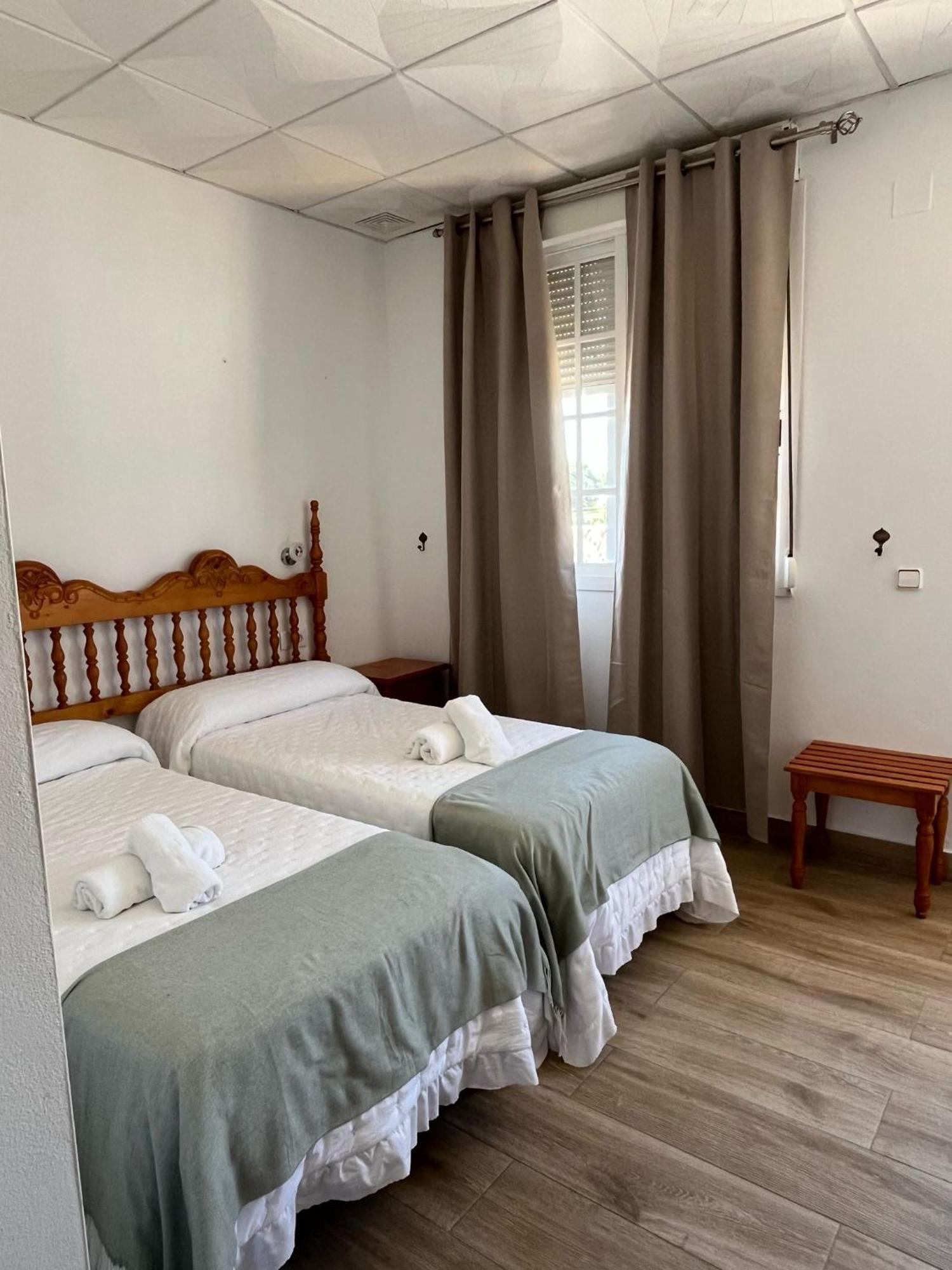 Hostal Quinto Pino Chipiona Exterior photo
